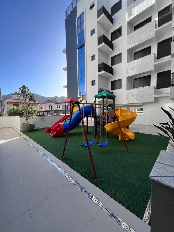 Cobertura Velejar Em Condominio Clube - Com Area De Lazer Governador Celso Ramos Exteriör bild